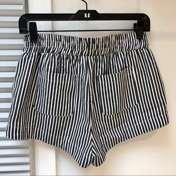 RUMOR BOUTIQUE STRIPED SHORTS - Picture 5 of 5